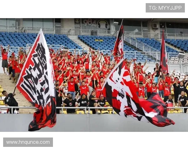 株洲美女球迷燃爆主场！手绘助威株洲队 30 大捷